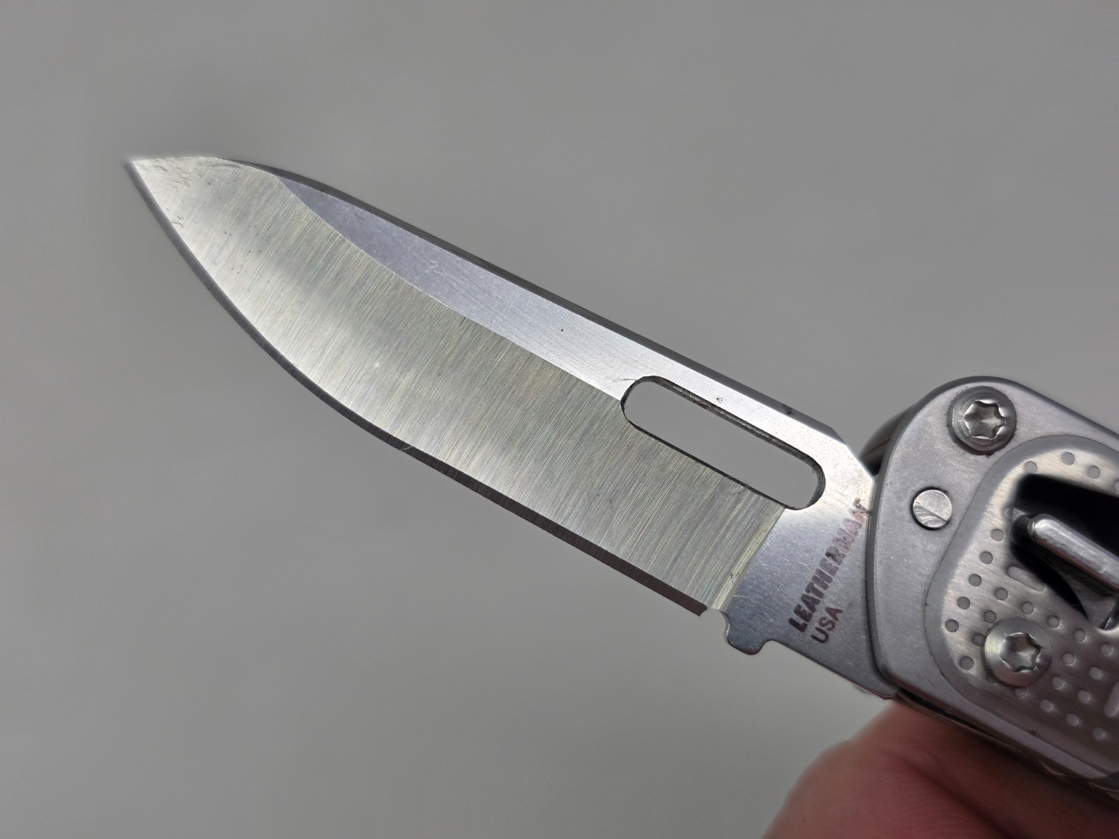Leatherman FREE T2 Pocket Knife Multi-tool!