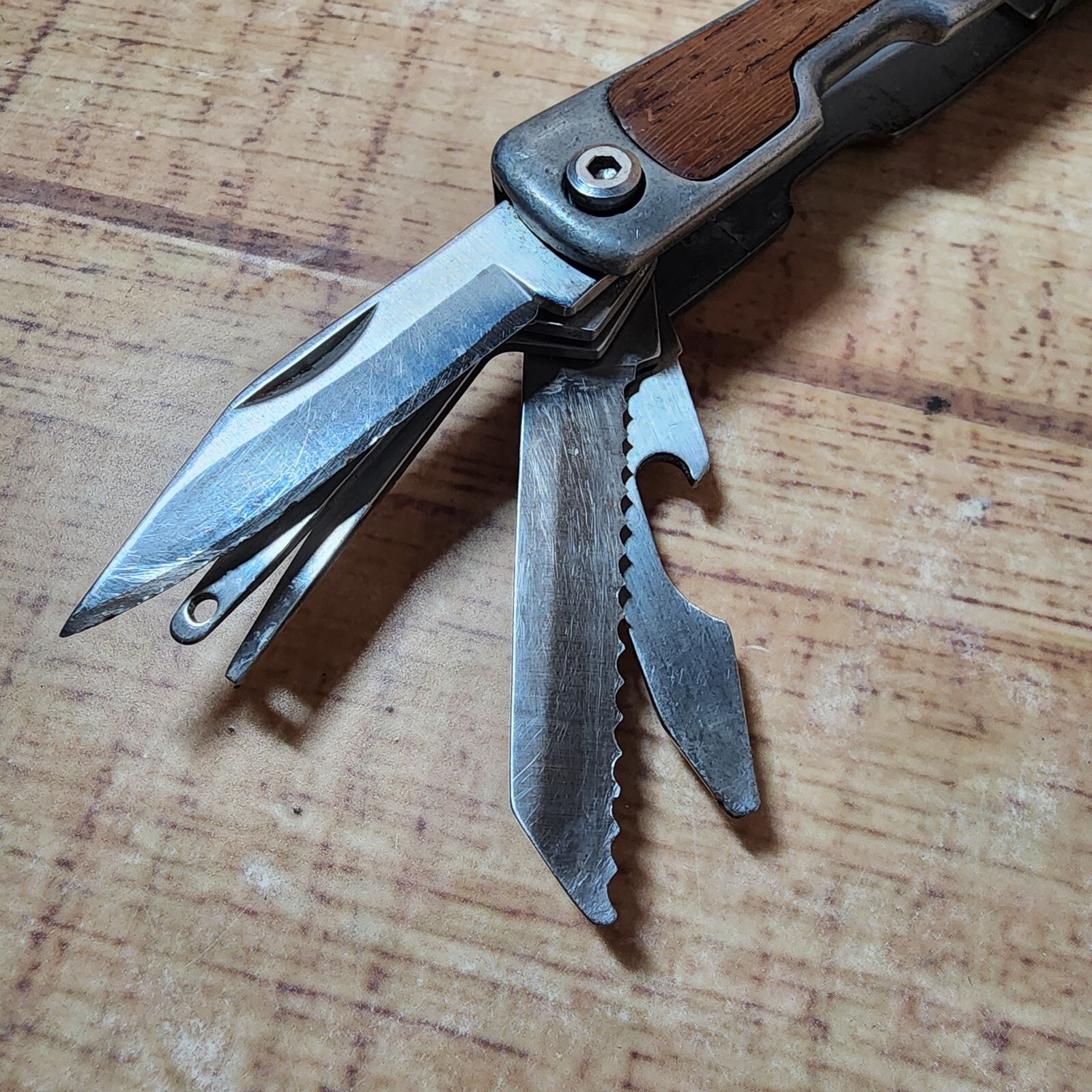 Buccaneer Multi-tool with Flashlight and Pliers Wood Inlay Handle