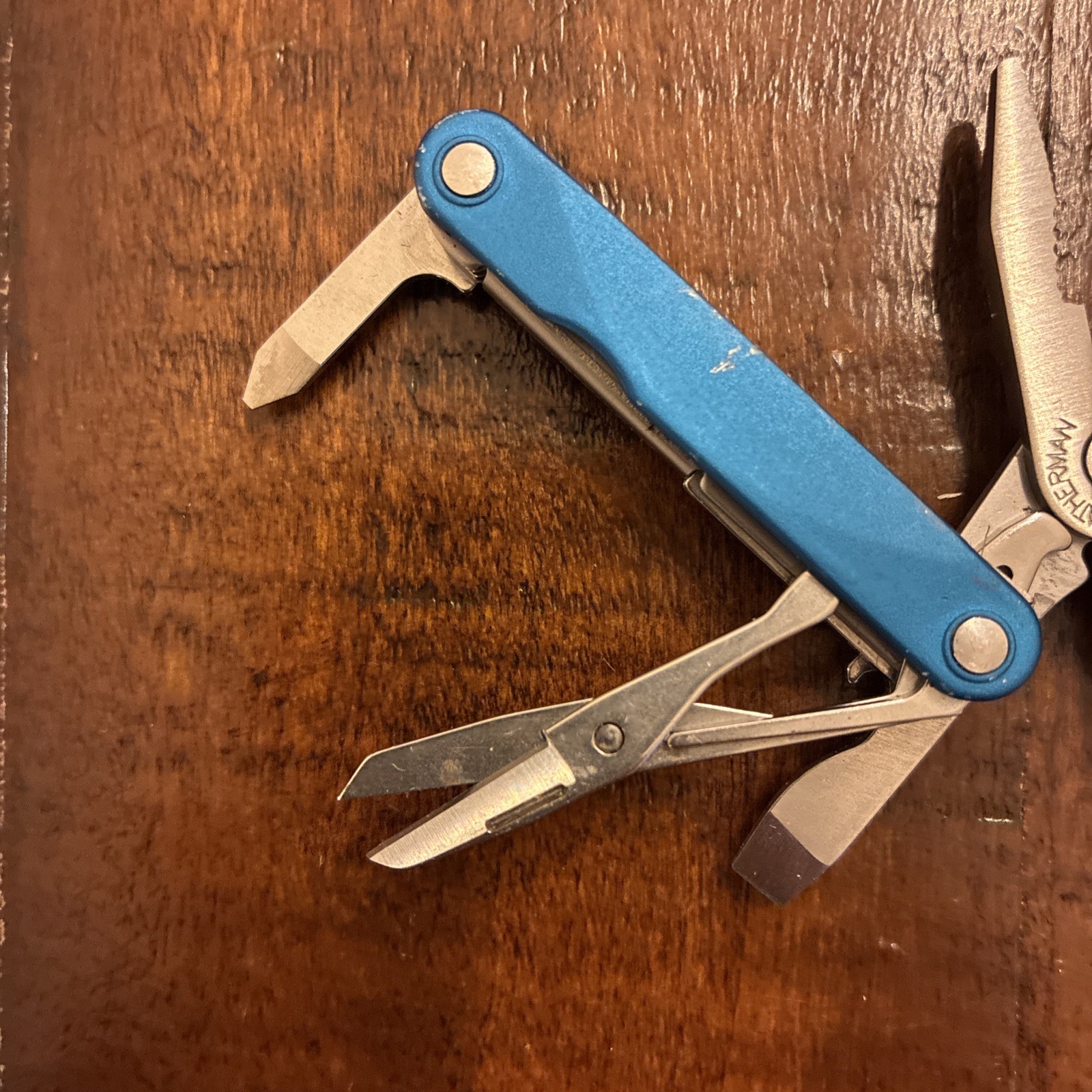 Leatherman Squirt PS4 Multi Tool, Knife, Pliers – Blue – Excellent