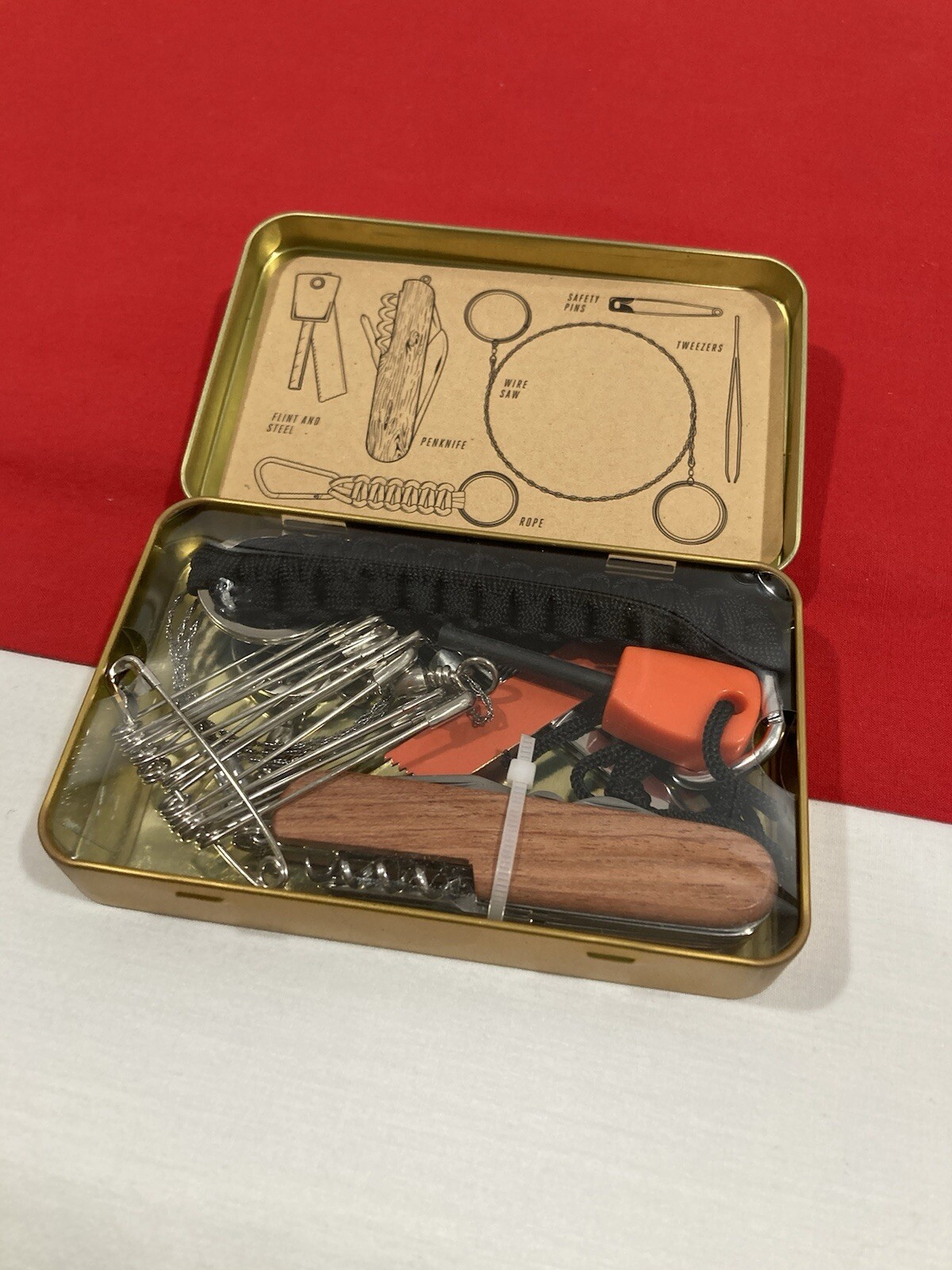 NEW The Gentlemen’s Hardware Survival Tool Kit No 358 *Includes Six Accessories*