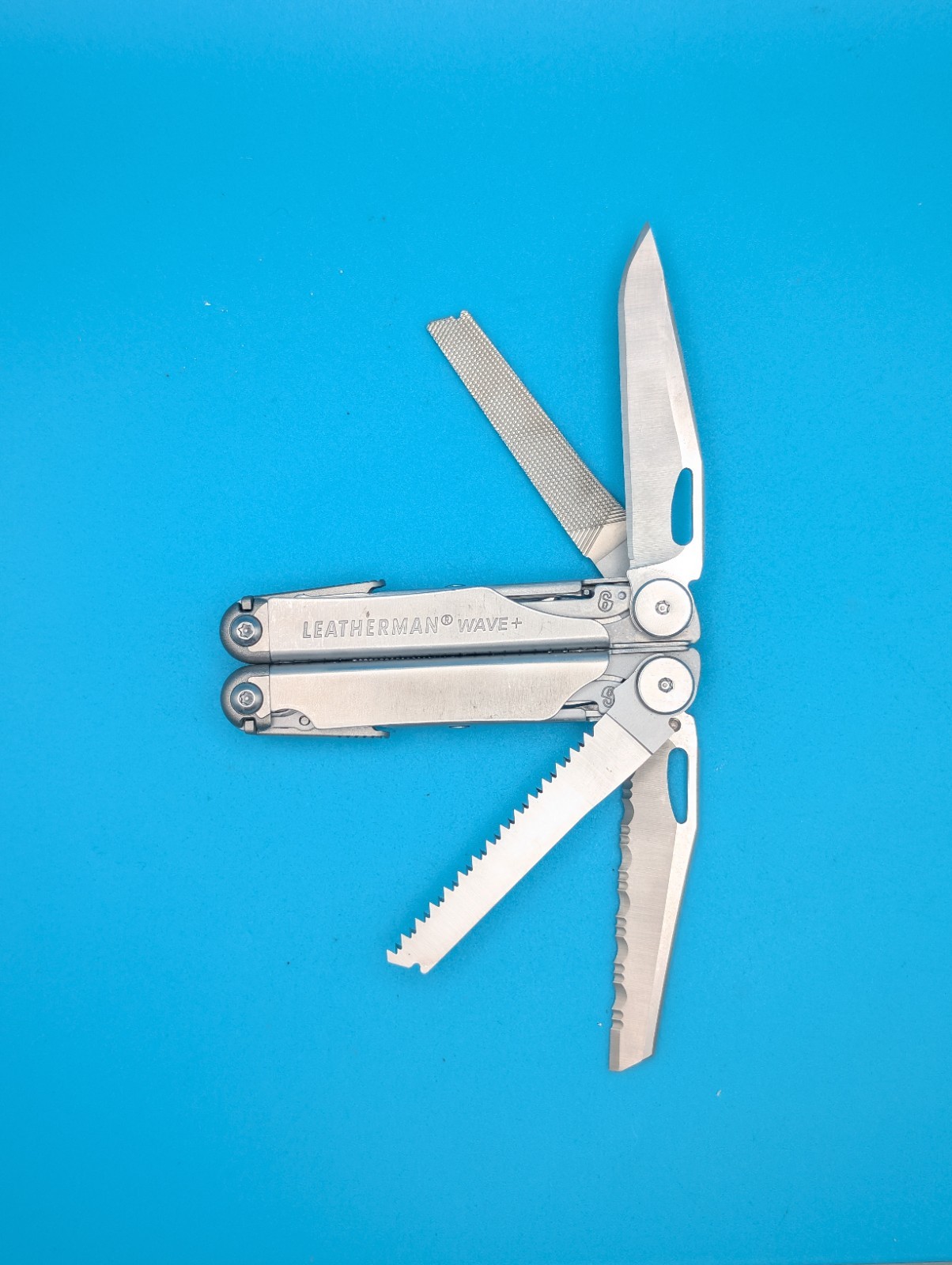 Leatherman Wave Plus + Multi-Tool! FAST SHIPPING! WITH SHEATH! EXCELLENT