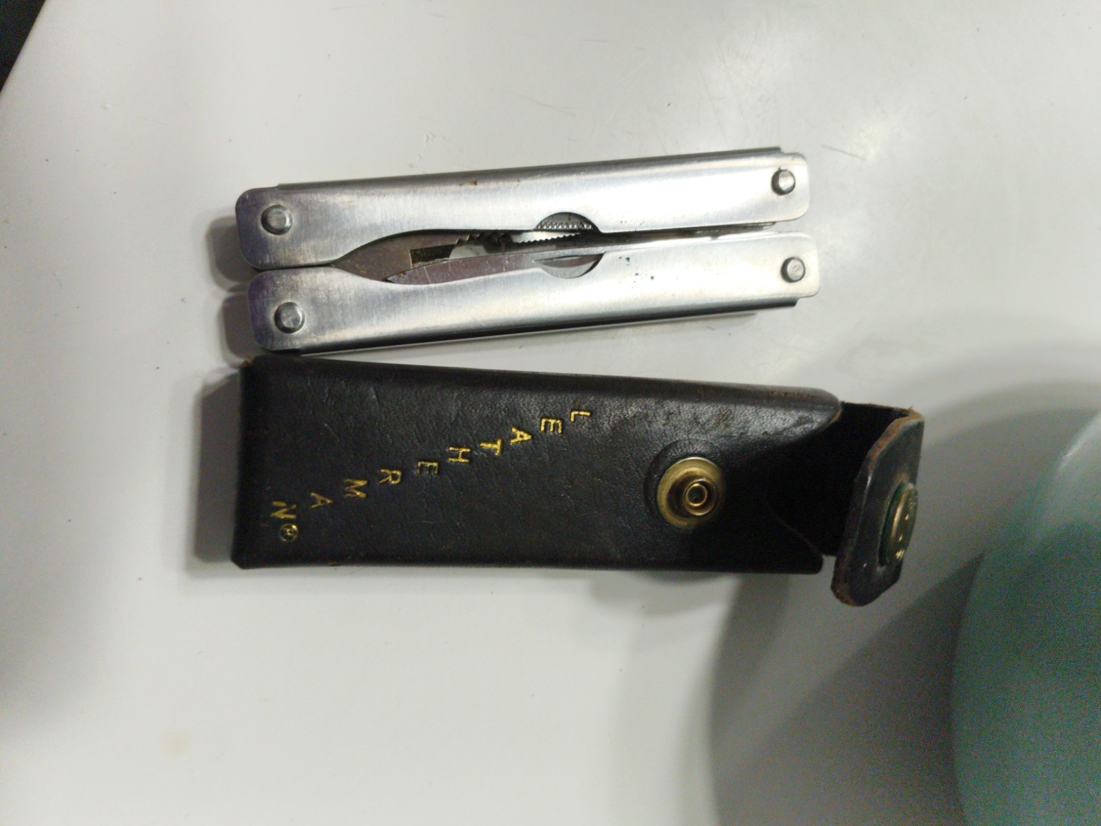 Vtg Original Leatherman Multi-Tool Portland OR USA + Leather Sheath 1990’s