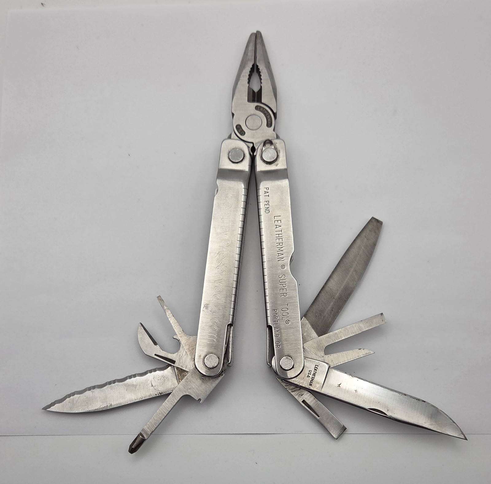 Original Leatherman SUPER TOOL Stainless Steel Silver Pat Pend L-2