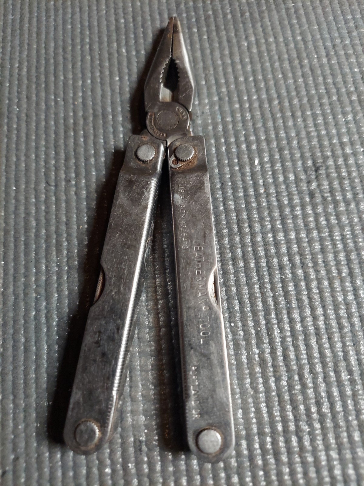 Original vintage Leatherman multi-tool, U.S. registered trademark (TM 1325473).