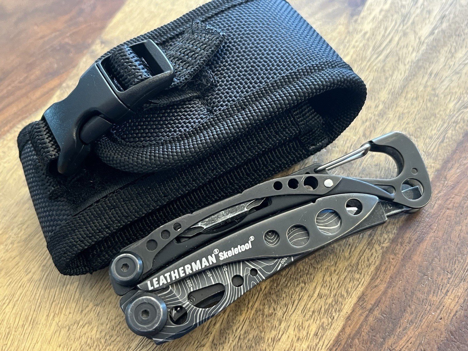 2021 Leatherman Skeletool MultiTool Black Oxide SUPER NICE!! w/New Nylon Sheath