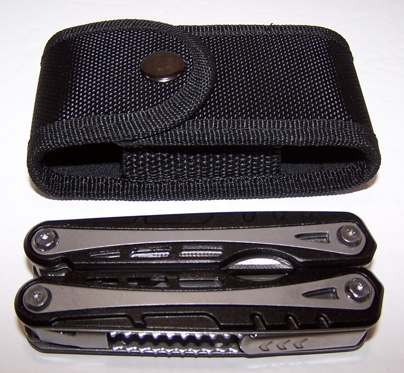SkyFox 16-in-1 Stainless Steel Multitool w/Case for Outdoor Camping Hiking