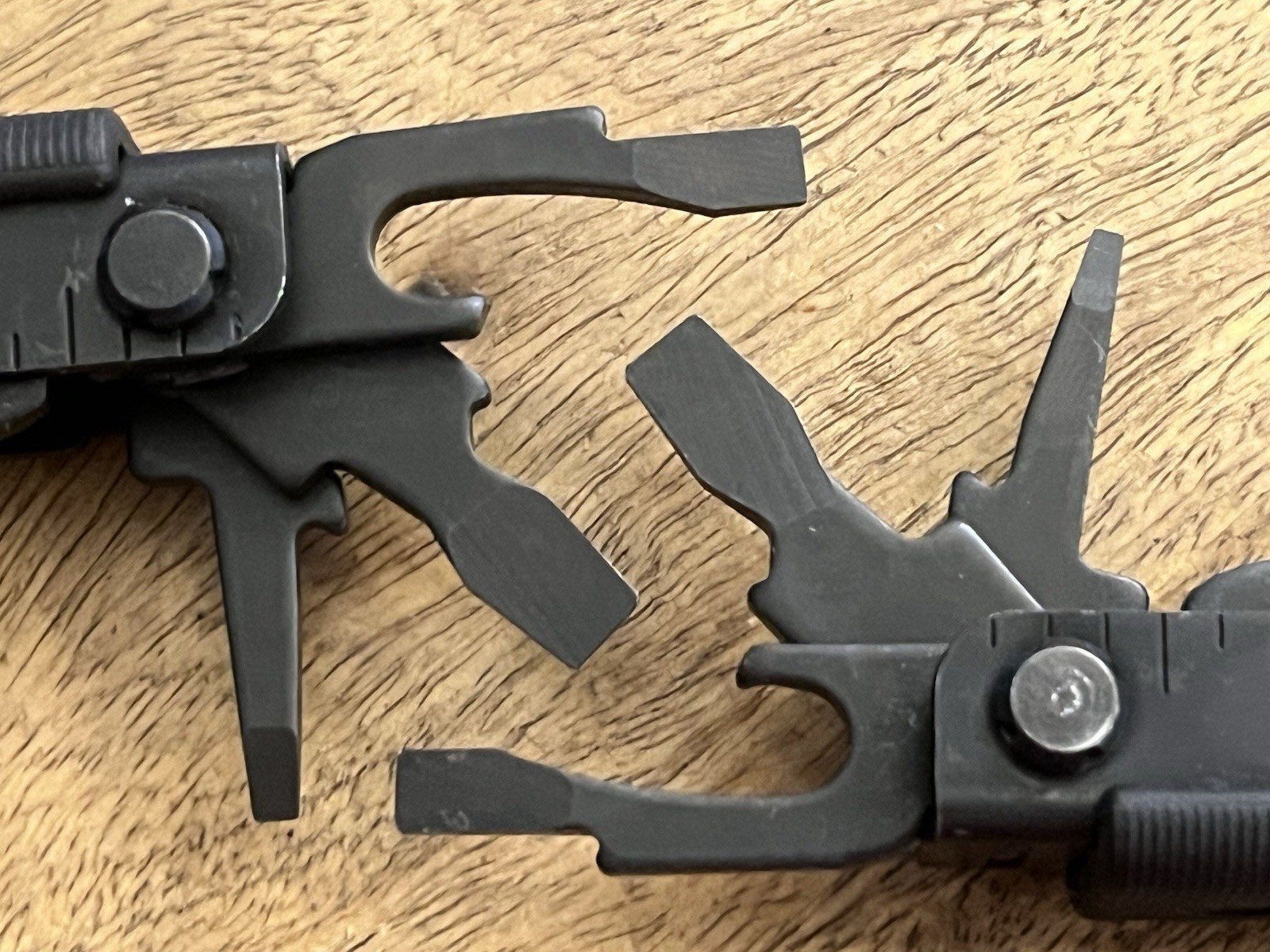 -USA- Gerber Multi Tool MP600 SUPER Nice! w/Gerber Sheath TSA Confiscated Lot 2