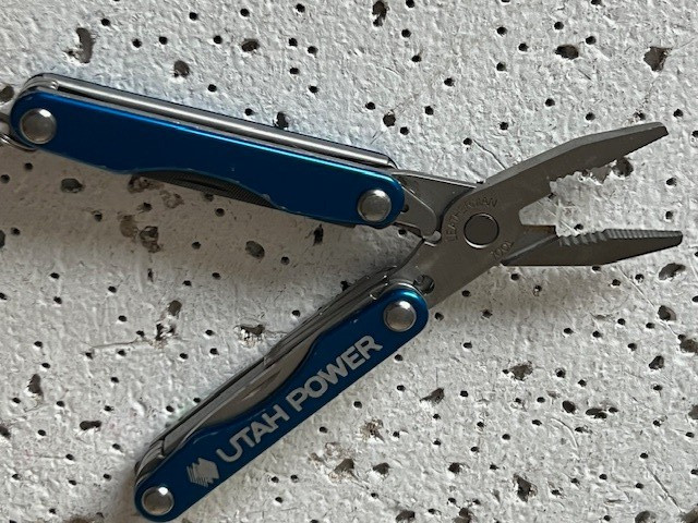 Leatherman SQUIRT P4 Blue Discontinued Multi-Tool Pilers keychain—