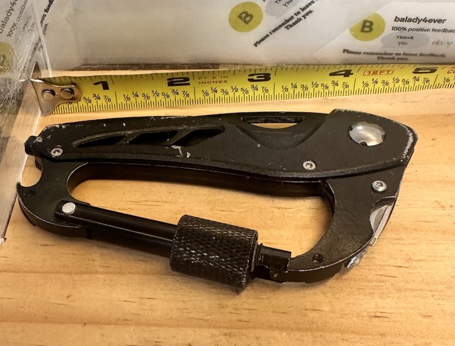 Carabiner Multitool, Carabiner w/Pocket Knife, Serrated Folding Knife, Glass Br