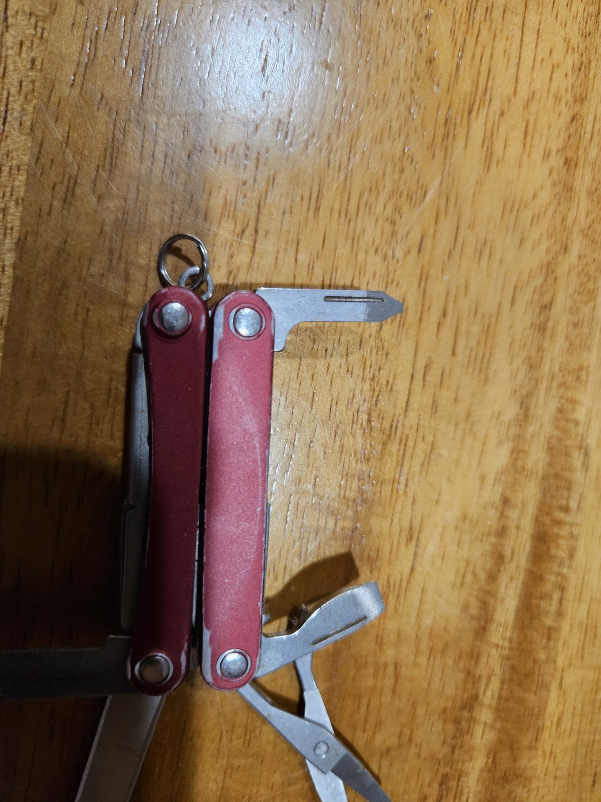 Leatherman Squirt PS4 Red Keychain Multi Tool Pliers Pocket Knife