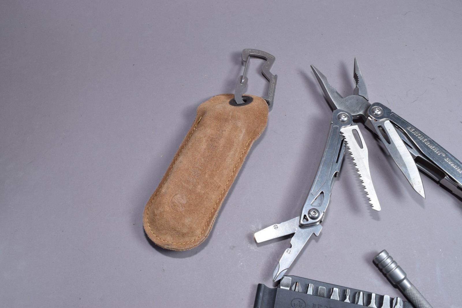 Leatherman Sidekick Multi-Tool, 2d bit kit, extender, Carabiner, leather pouch