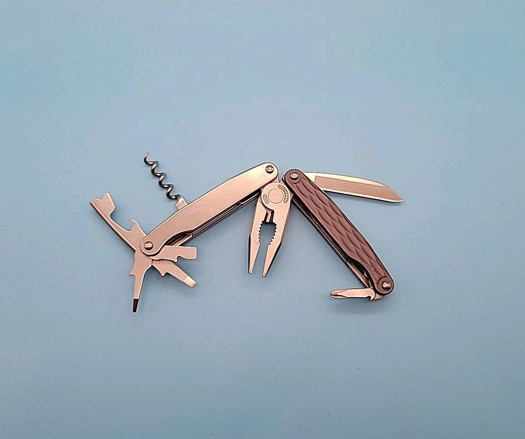 Leatherman JUICE C2 Multi-Tool – Dated 0214 – Textured Gray – Knife *Retired*