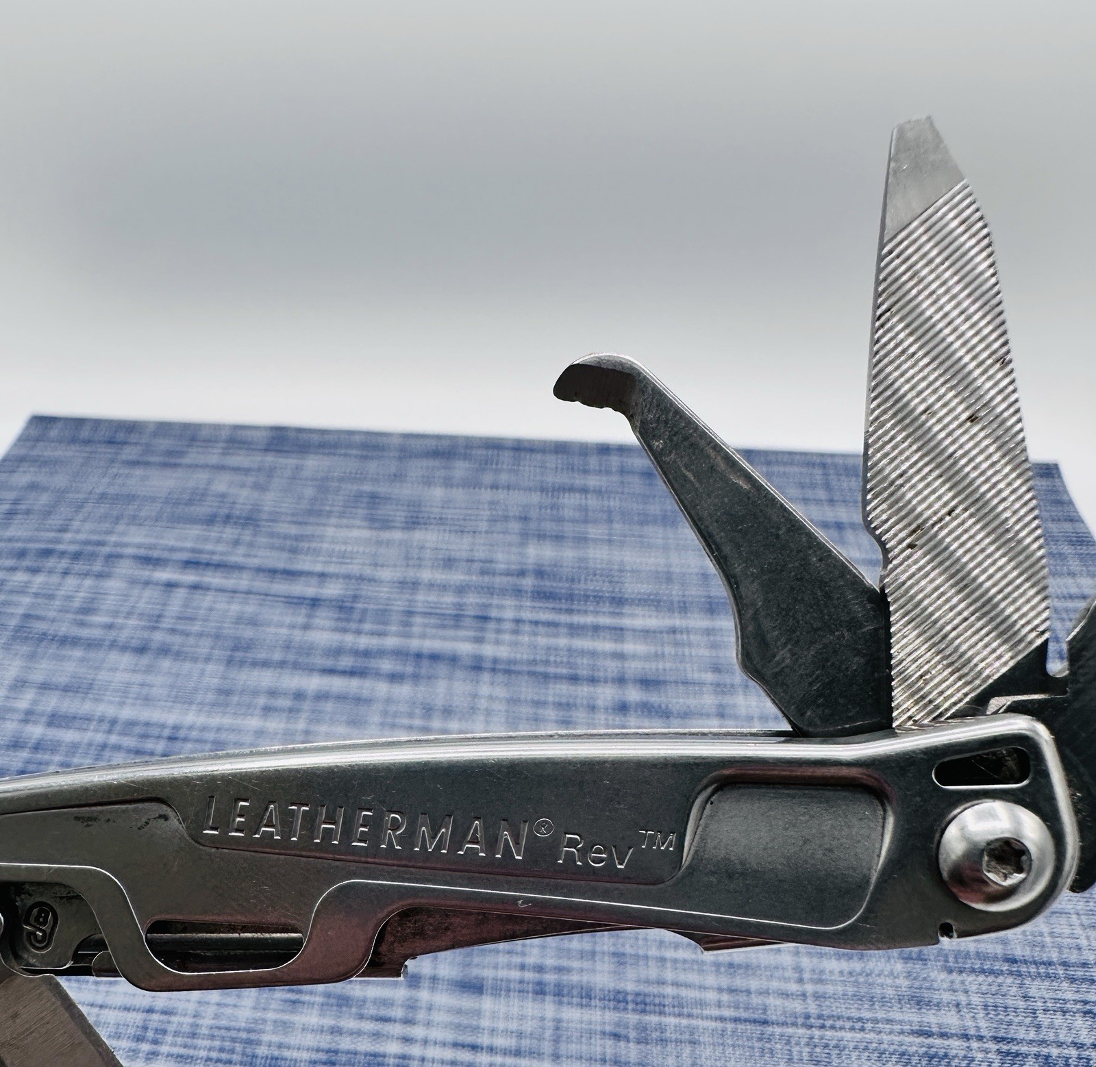 Leatherman Rev Multi Tool Knife Pliers Screwdrivers Blade – Good Condition