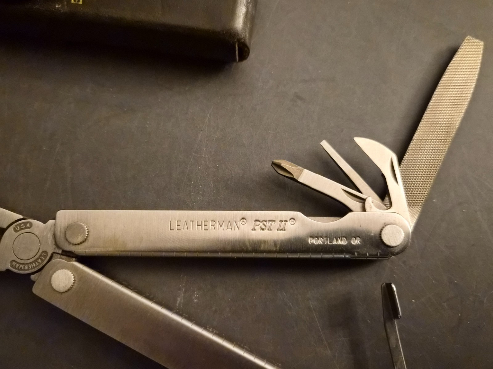1 Leatherman Pocket Survival Tool PST ll Multi-Tool w/ 2 Sheath Portland OR USA