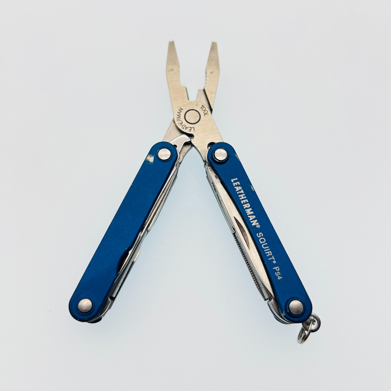 Leatherman Squirt PS4 BLUE – 8-in-1 Keychain Multi-Tool Discontinued (CODE25)