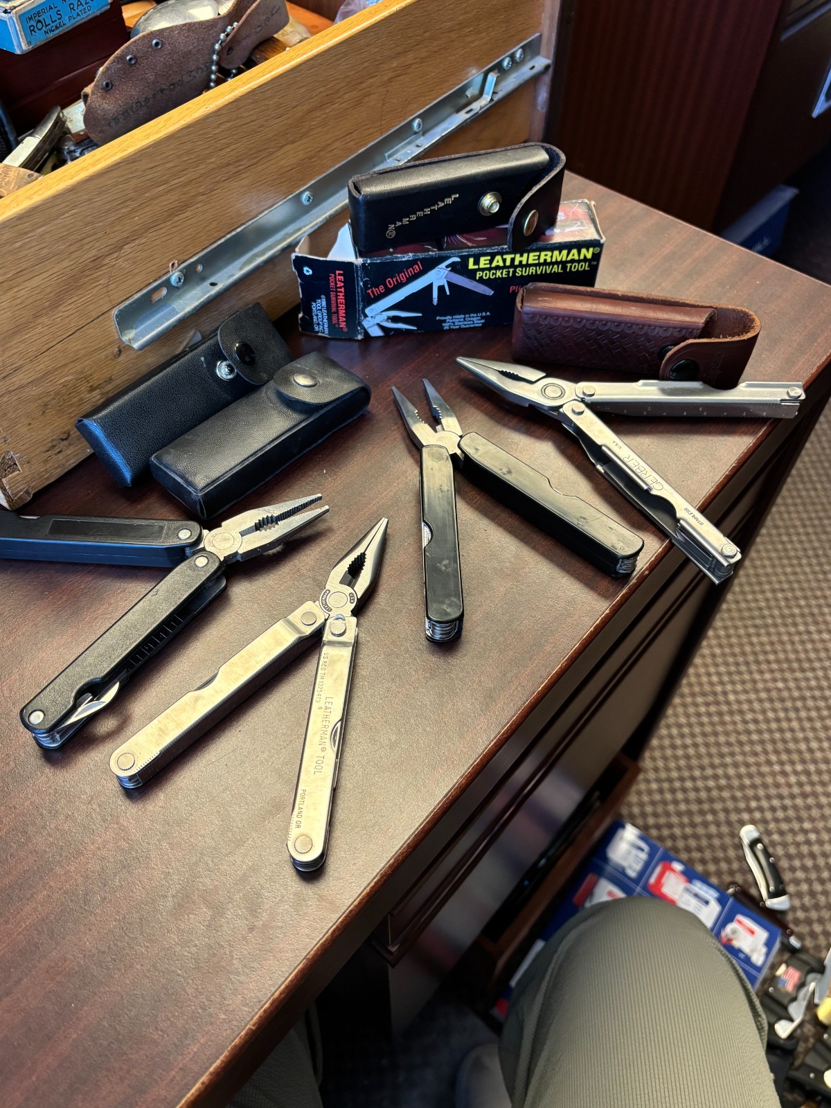 Lot of 4 Multi Tools – Gerber, Barlow and Leatherman W/CASES + OG LEATHERMAN BOX