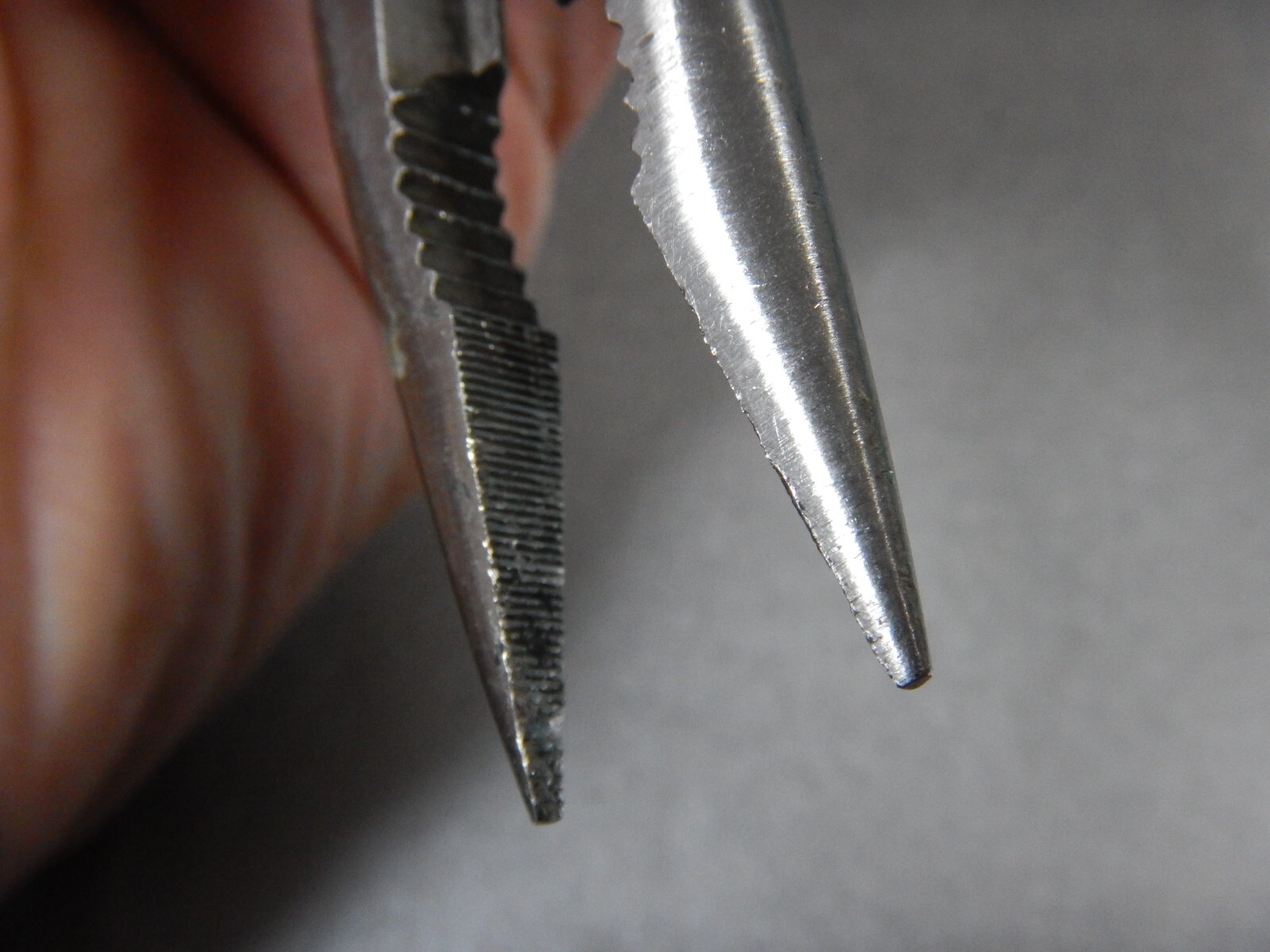 unusual Vintage Leatherman Super Tool – 1998 – 1 SERRATED Blade, Scissors