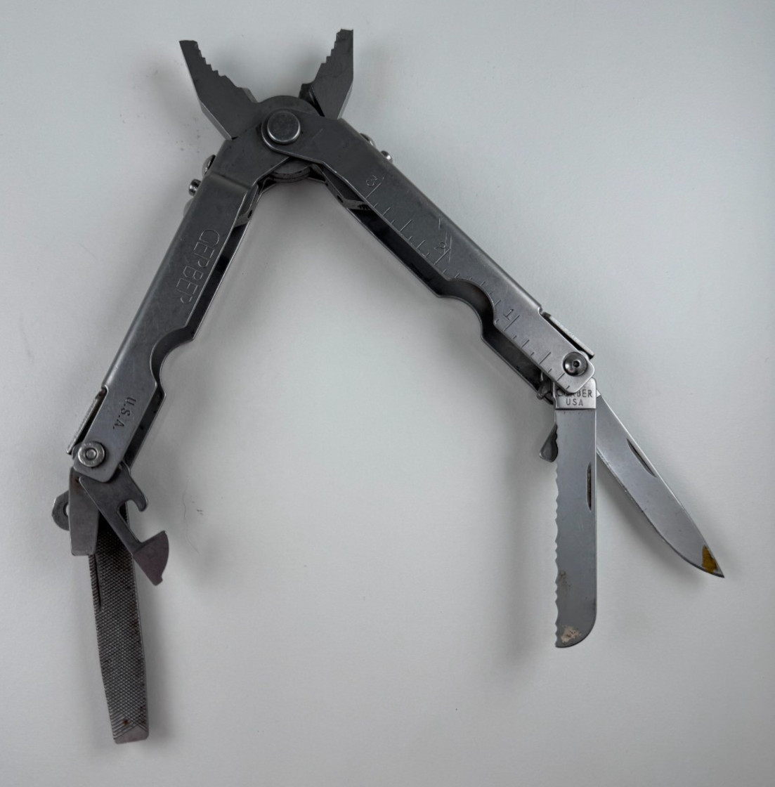Gerber MP600 Utility Multi-Tool Needle Nose Bluntnose Pliers USA Grey Silver
