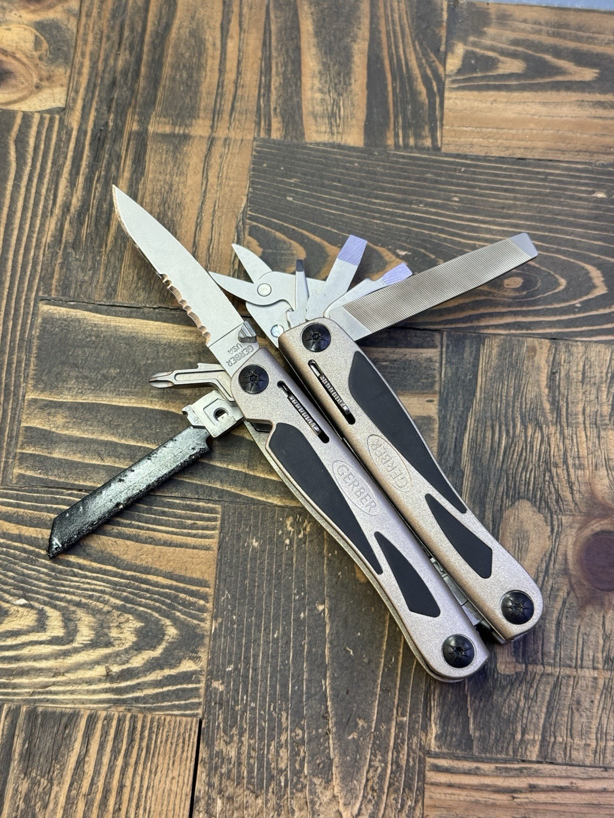 Gerber Multi Plier MP800 Legend Folding Multitool Knife Used w/ Sheath