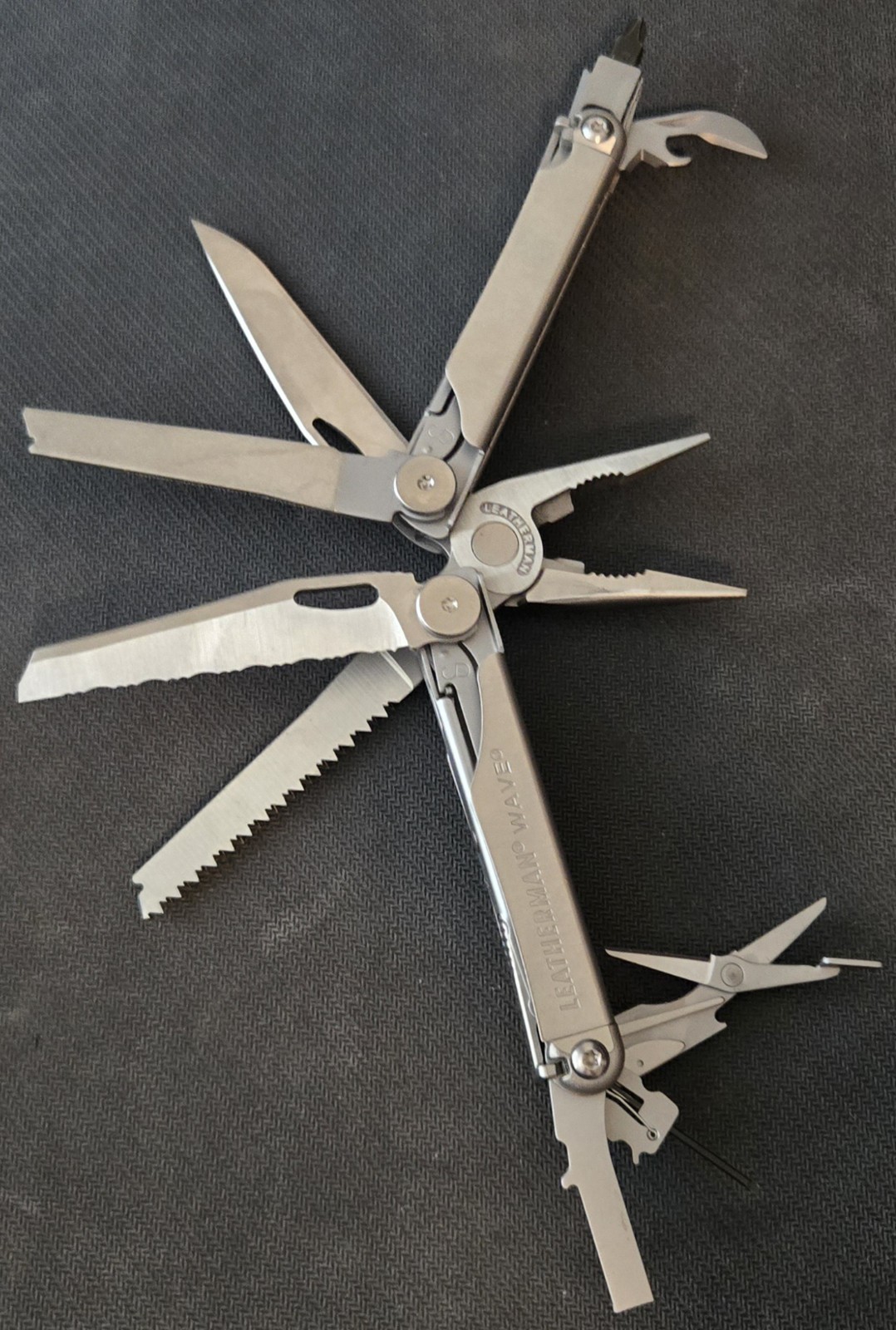 Leatherman Wave Multi-Tool Multitool Pliers Pocket Knife w/ Sheath