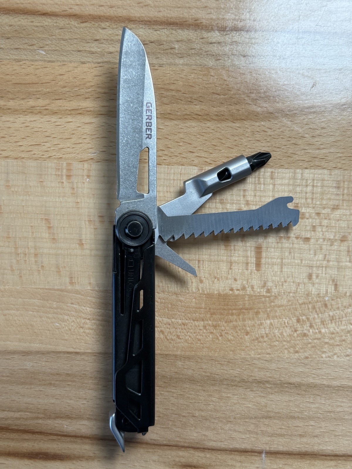 Gerber Armbar Trade Onyx Multi-Tool 2.5 ” SS Blade 2 Sided Screwdriver 2.5 O.Z.