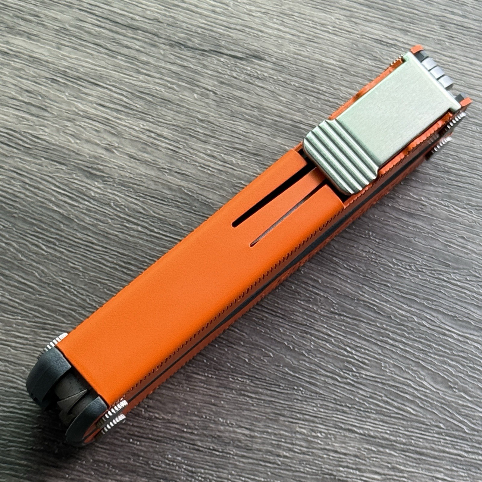 Leatherman Fuse Orange multi tool & Led Lenser H6 Headlight