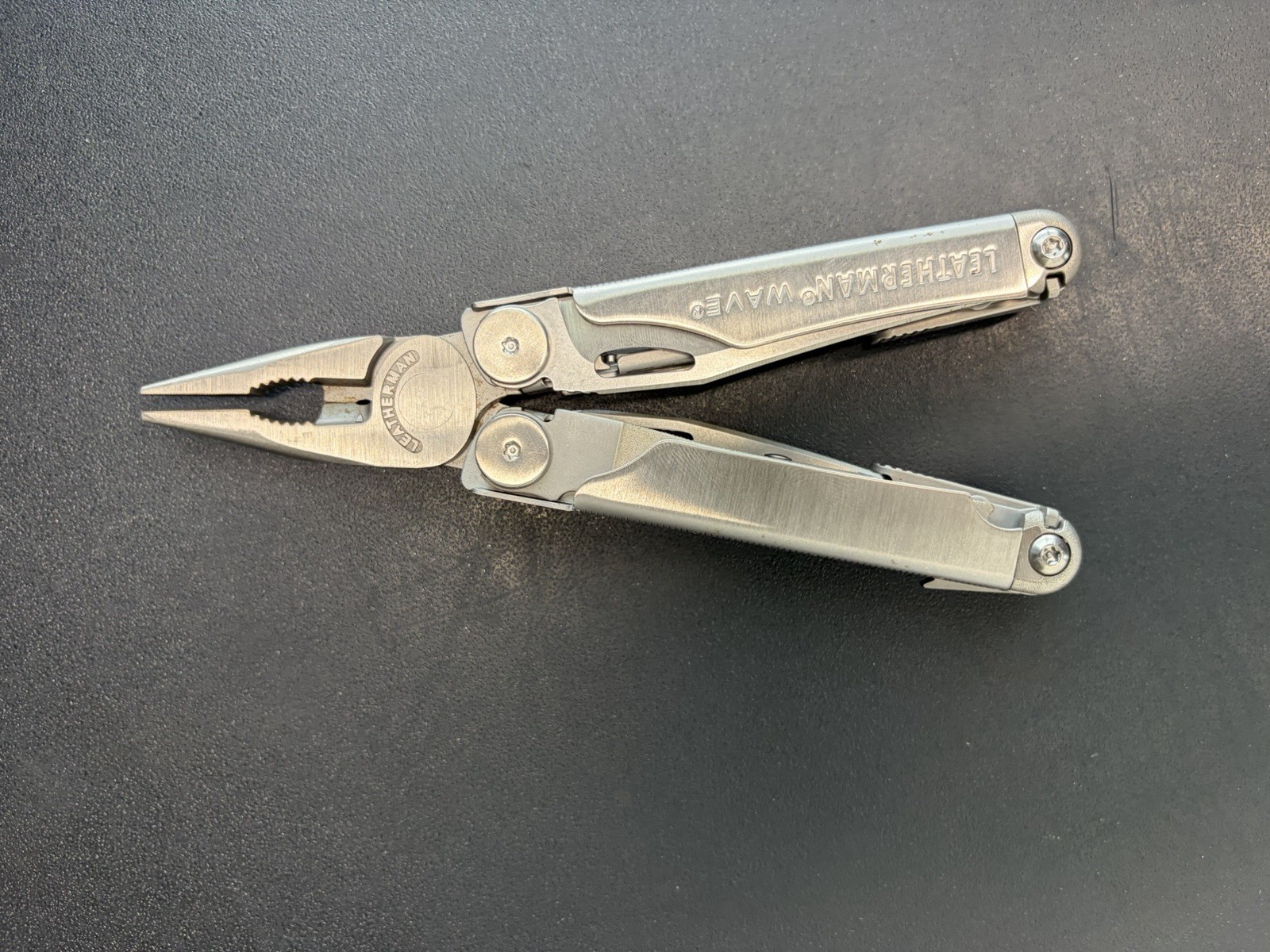 Leatherman Wave Original Multi-tool With Leather Sheath