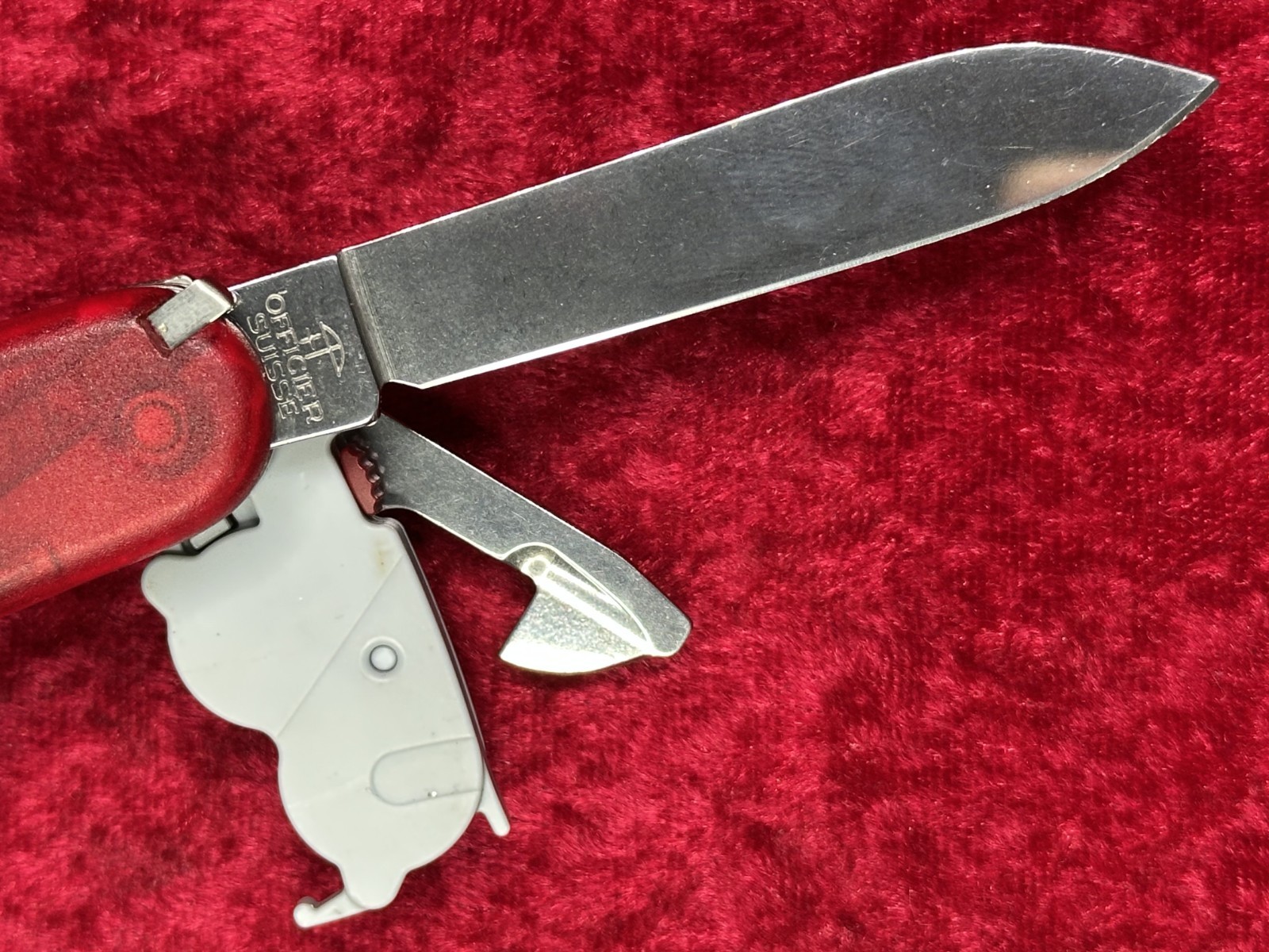 Victorinox Voyager Lite Ruby Red Transparent Swiss Army Knife 91mm 17 Tool (693)