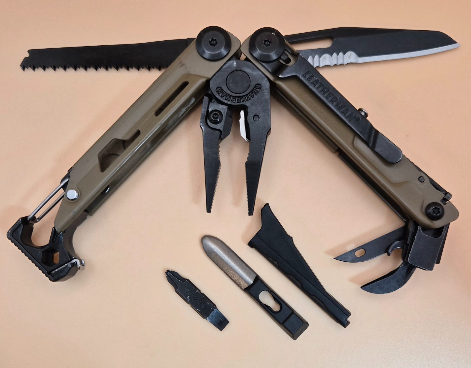 Leatherman SIGNAL Multi-Tool Coyote Tan Good Condition (005)