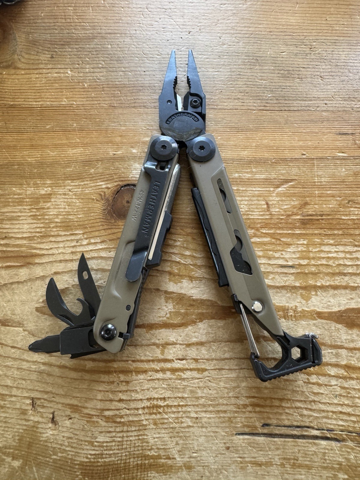 Leatherman Signal Multitool Coyote Tan Black Oxide Survival Knife – Engraved