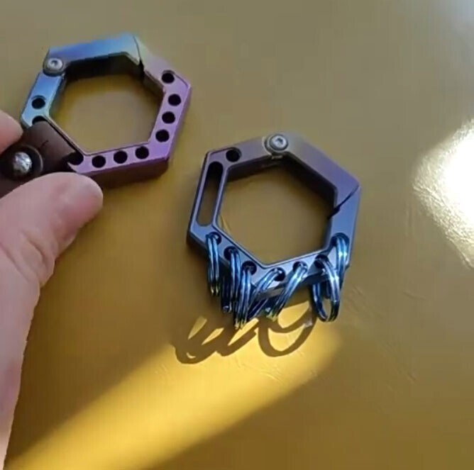 Hot Titanium Hexagon Key chain Carabiner Pendant Outdoor Connectors w/ 7 Rings