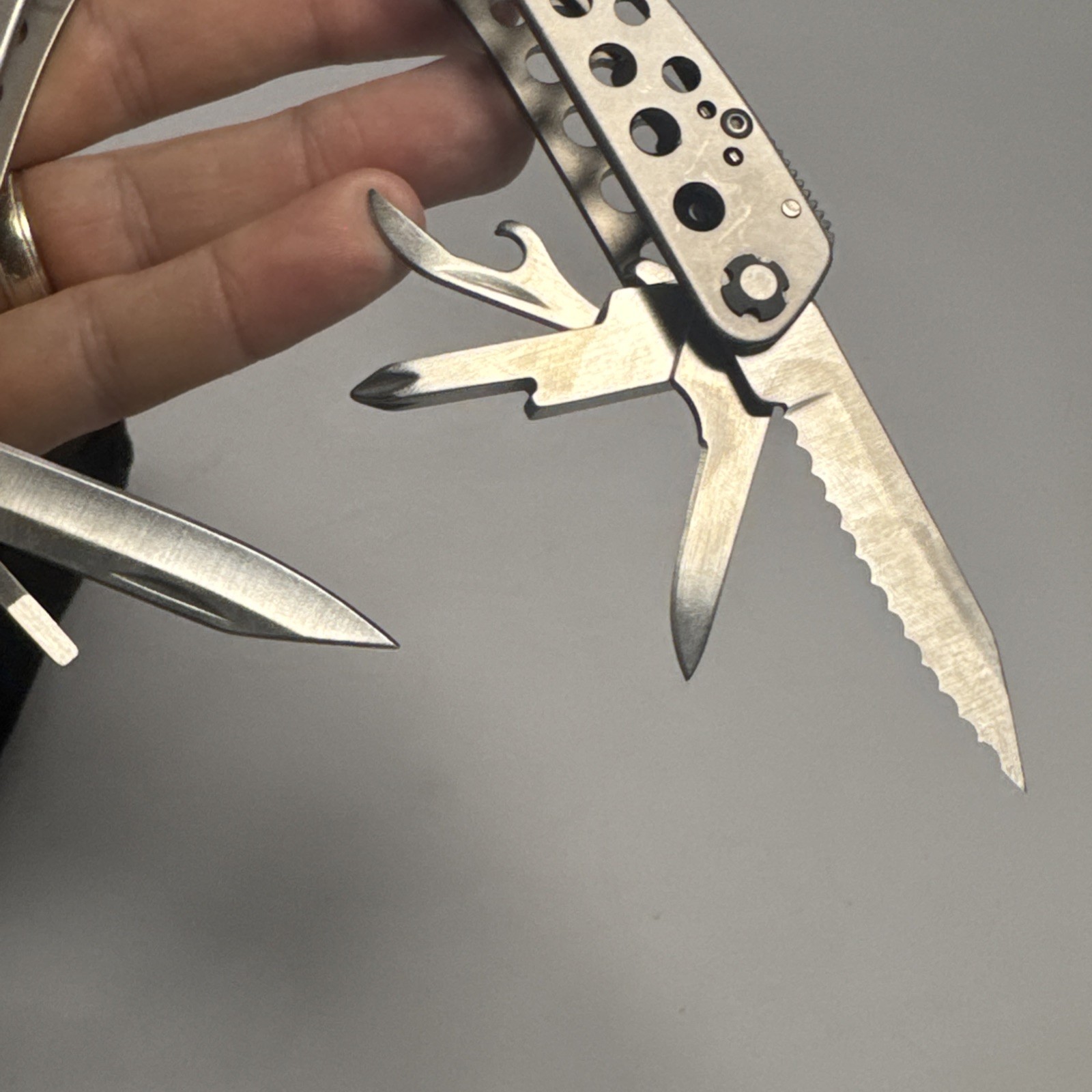 Winchester RARE Stainless Steel Multi-Tool Pocket Knife 9 N 1 + Sheath HTF Mint