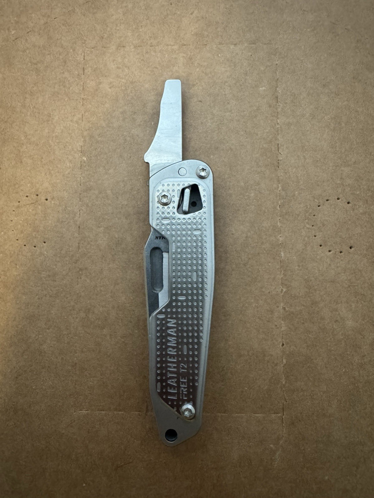 Leatherman Free T2 Pocket Knife Multi-Tool No Pocket Clip Included