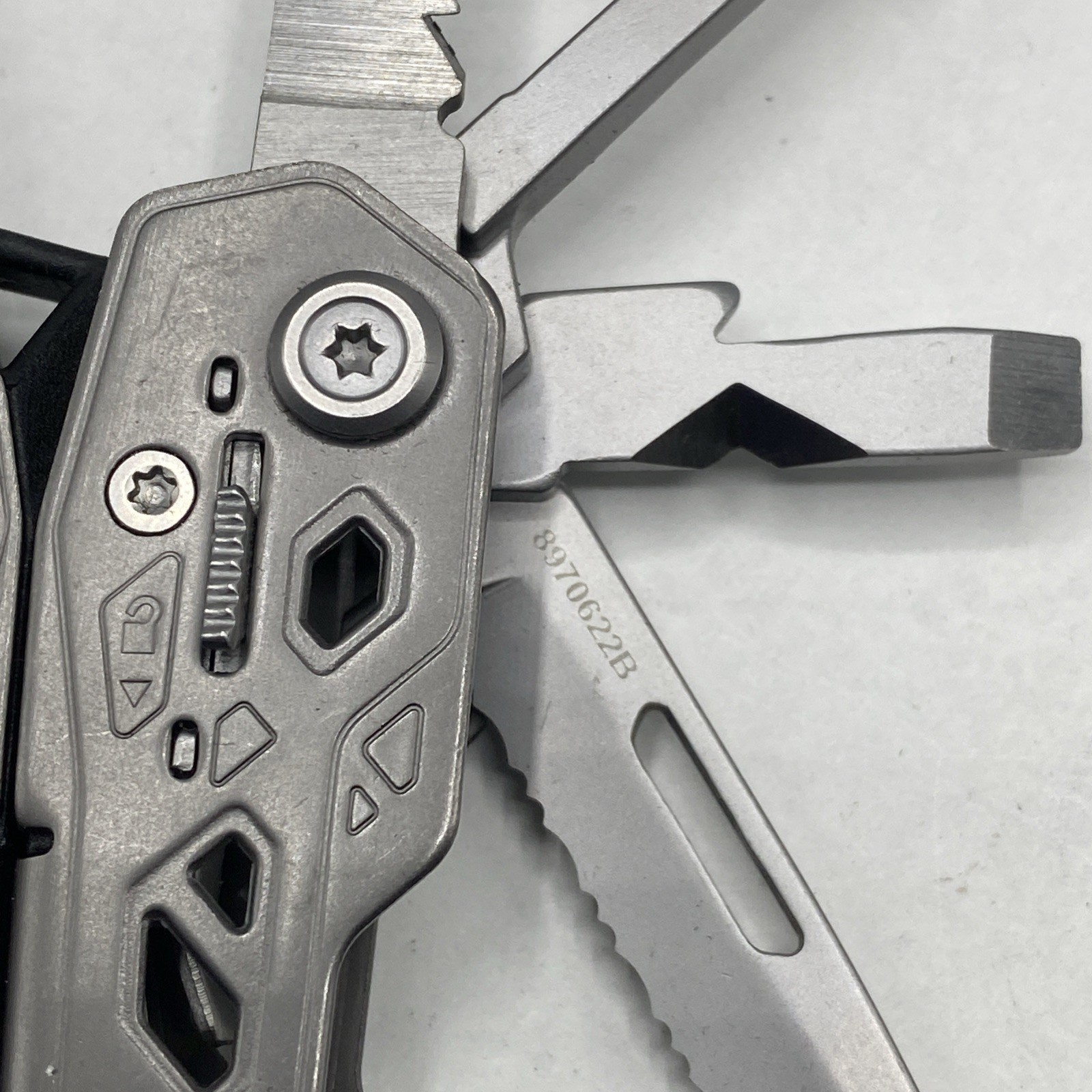 Gerber Truss Multi Tool with Sheath – Gray