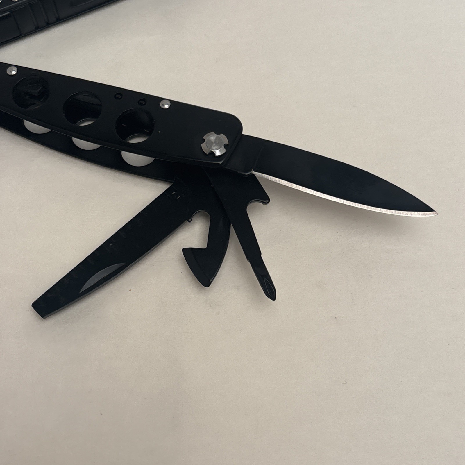 Smith & Wesson 15 Function Multi-Tool W/ Spring Loaded Pliers Camp Hunt Fish