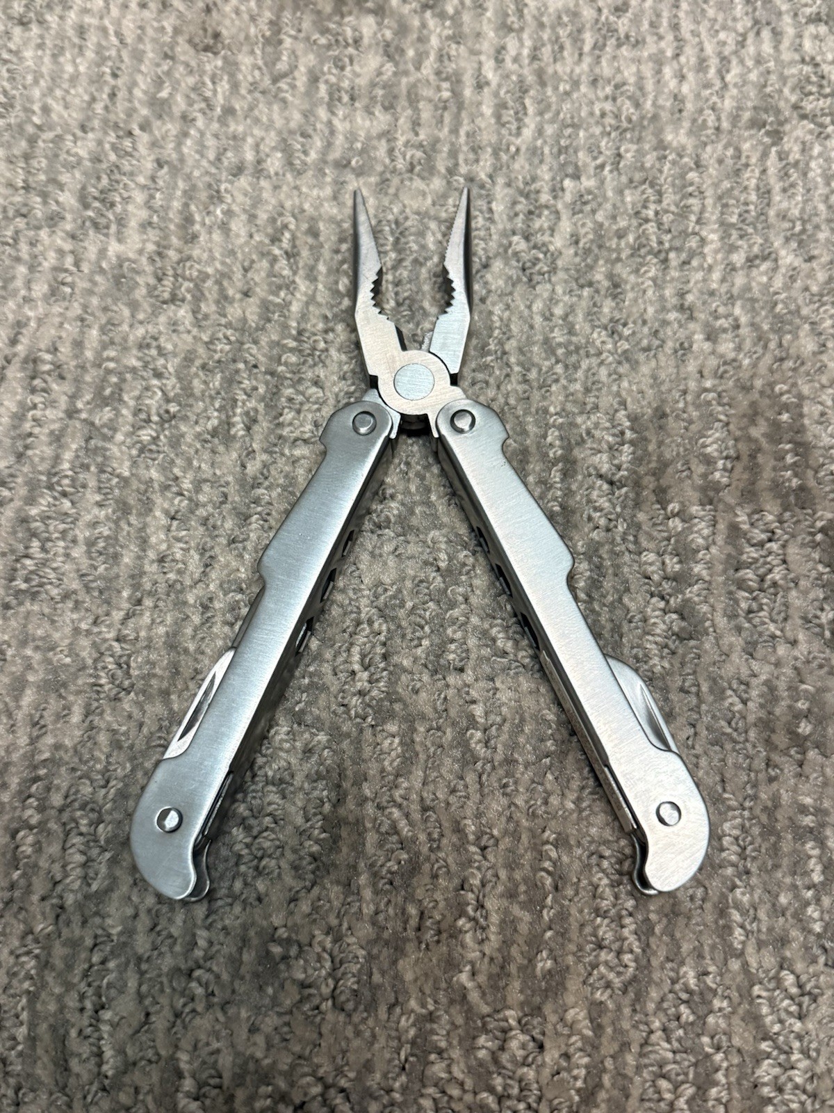 STAINLESS STEAL MULTI-TOOL