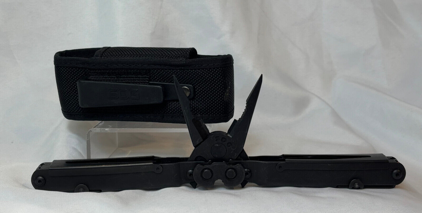 SOG Powerlock Multitool With Sheath