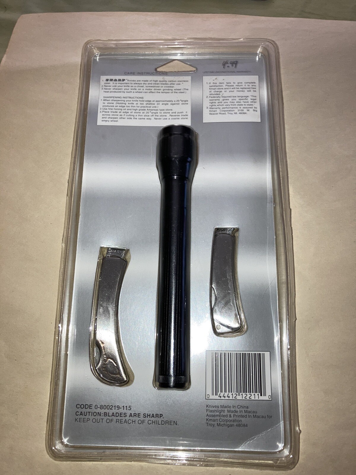 NEW Sharp Sportsmans classic 2 knife set and flashlight- vintage