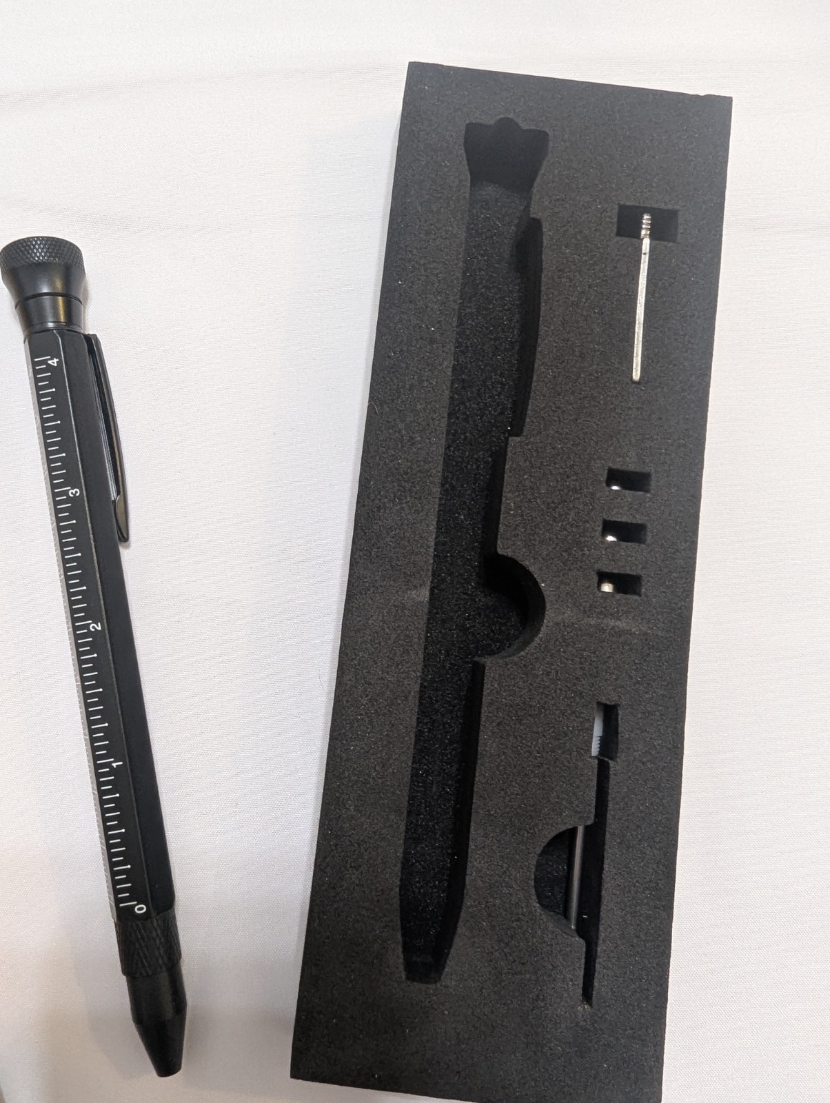 11 in 1 Multi-Tool Pen – Tools for Travel, Camping, Outdoor Activities,Office