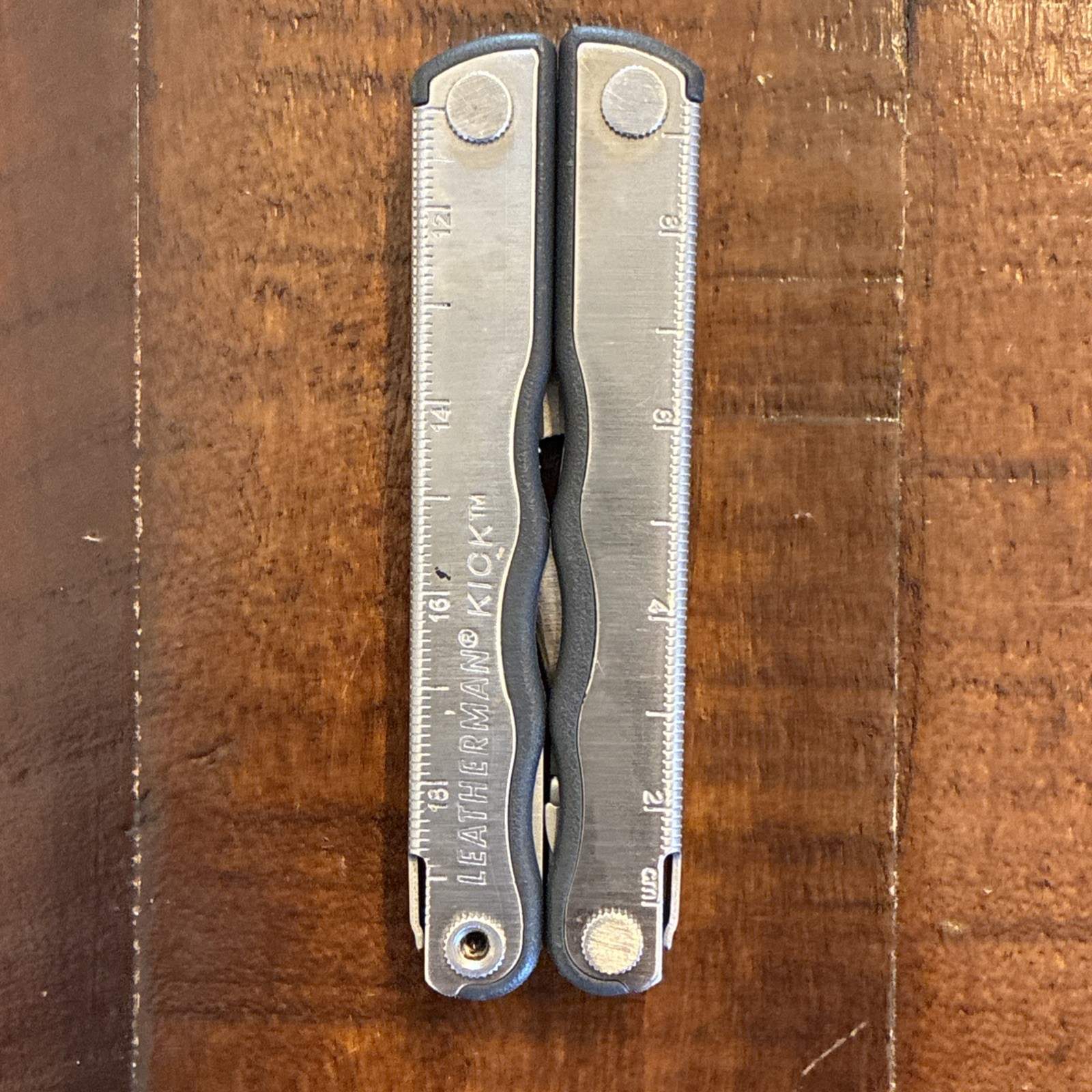 Leatherman Kick Date Code 02/06 – Very Good