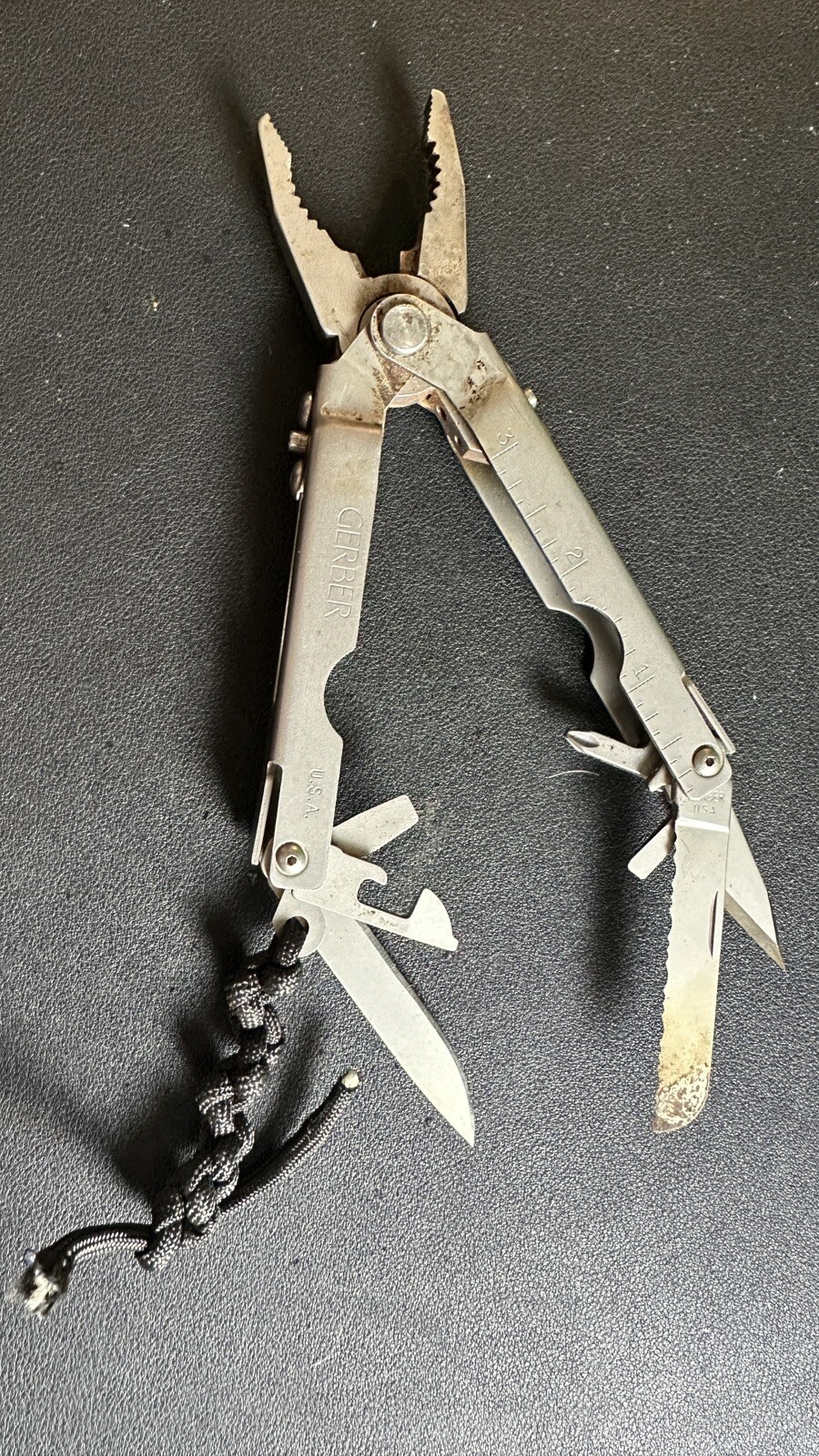 Gerber Steel Multi-plier Multi Tool Knife Pat 51427221 Genuine Leather Belt Case