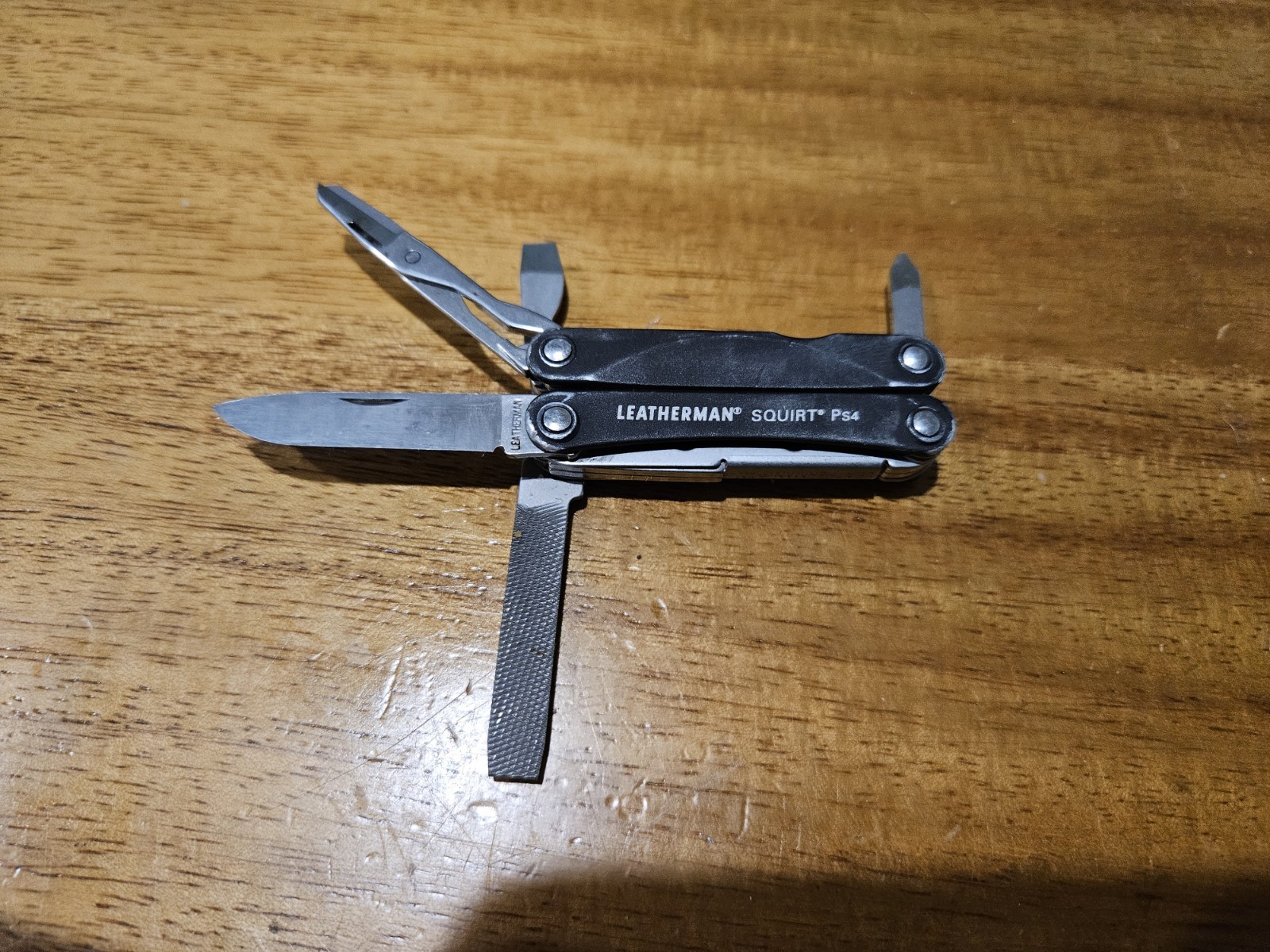 LEATHERMAN SQUIRT PS4 BLACK MULTI TOOL KEYCHAIN – DISCONTINUED / RETIRED – RARE