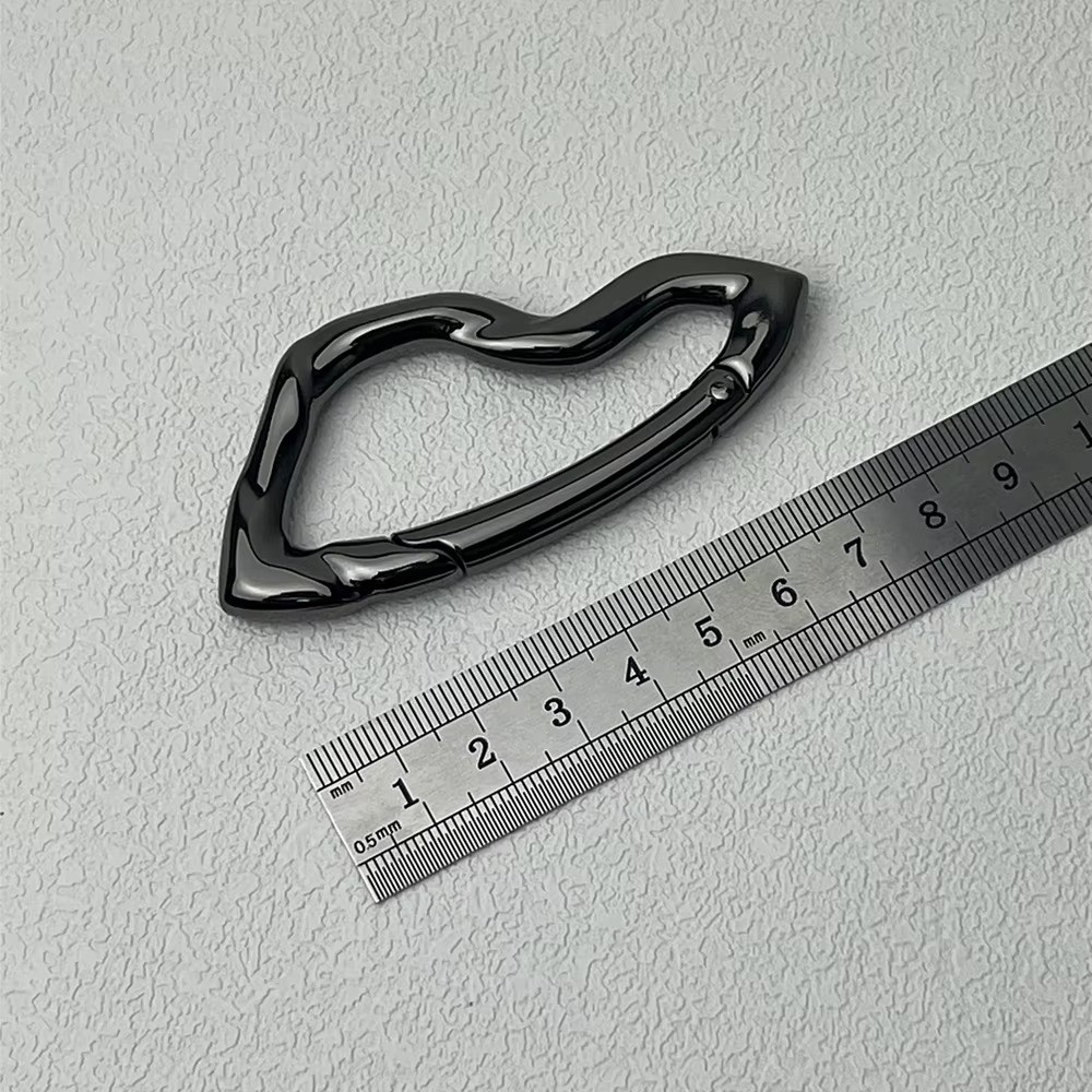Twisted Metal Carabiner Keychain Gothic Y2K Waist Hanging Key Ring