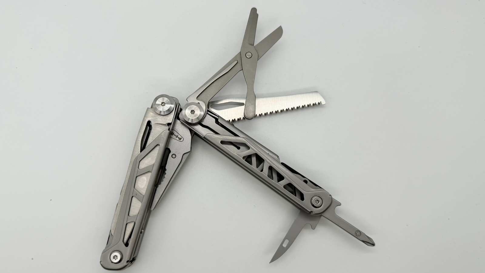 PERWIN 17-in-1 Multi-Tool Pliers Pocket Knife Saw Scissors File Self-Locking EDC