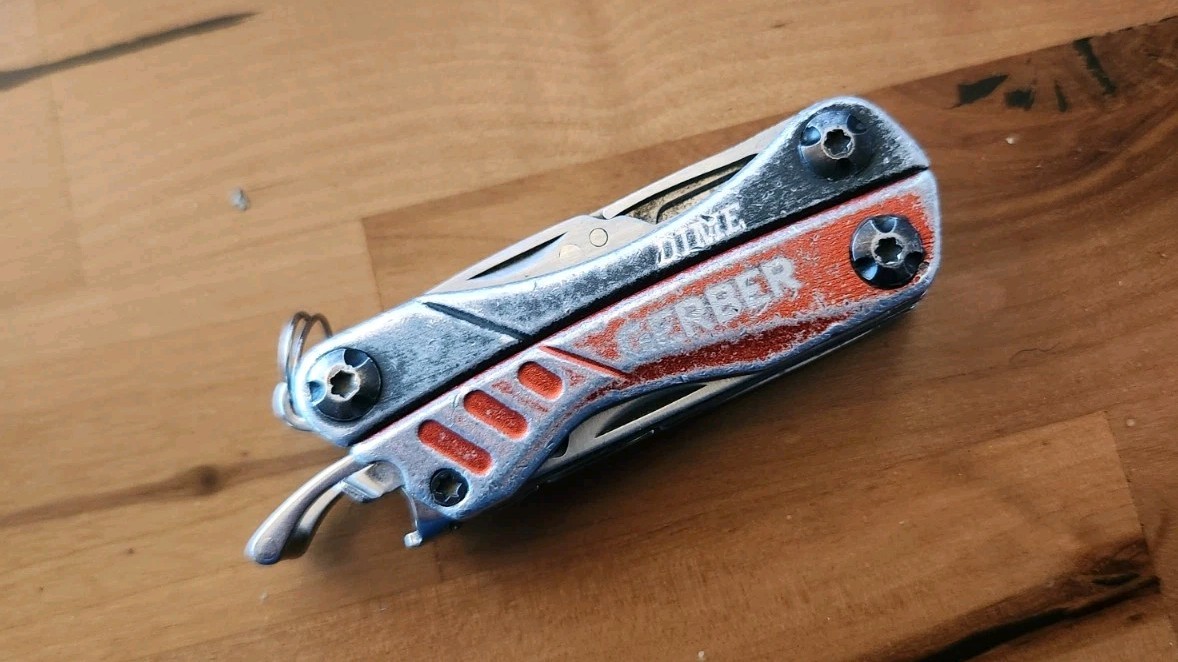 Gerber Dime Red – 9 Functions(USA) – Good Condition, Free Shipping – 666
