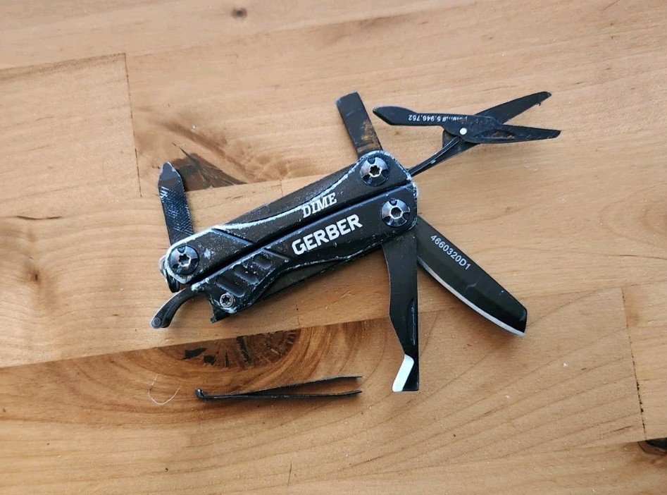 Gerber Dime Black – 9 Functions (USA) – Good Condition, Free Shipping – Y28