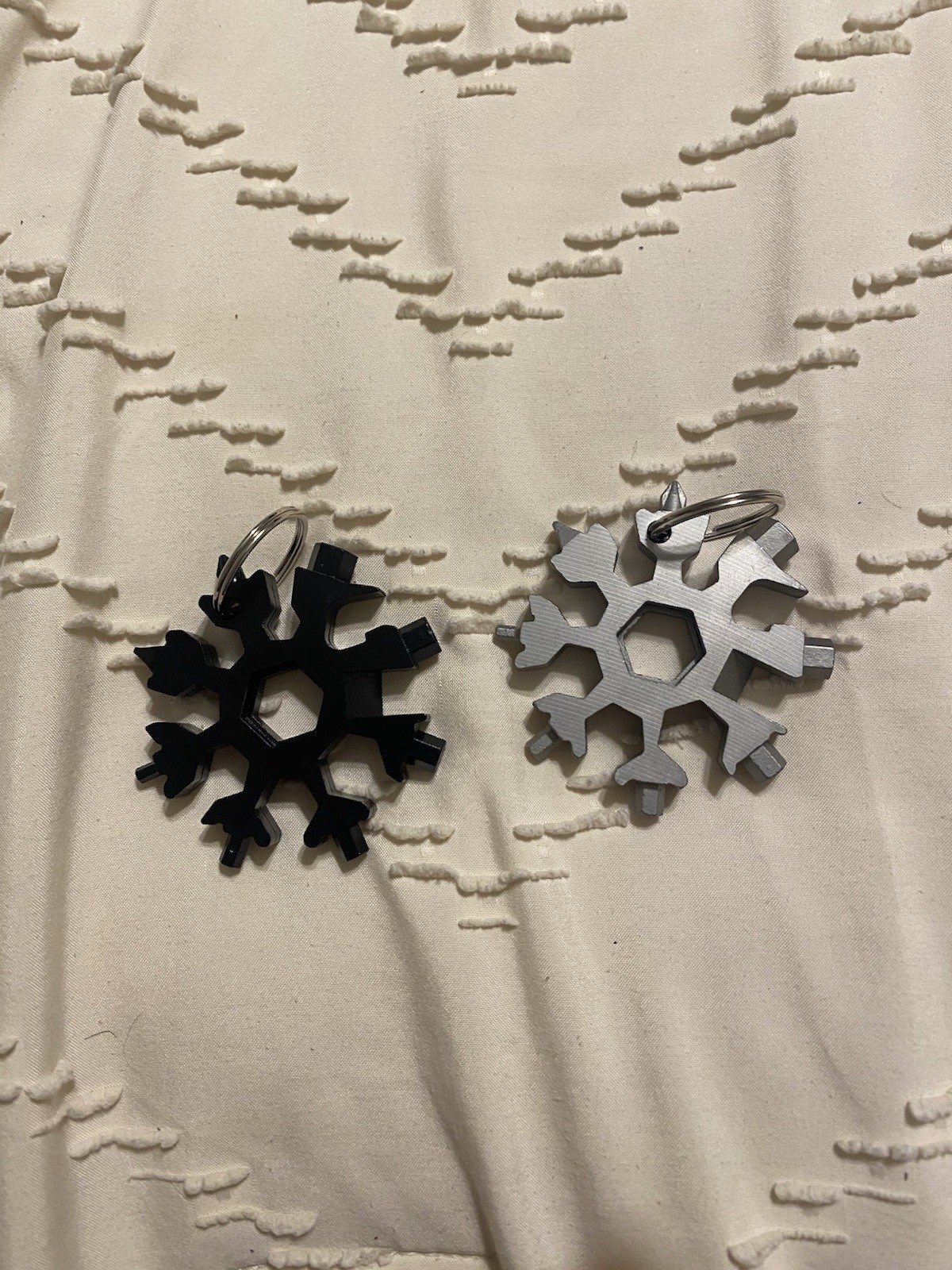 NWT 2 Pack 18-in-1 Snowflake Multitool Stainless Steel Keychain