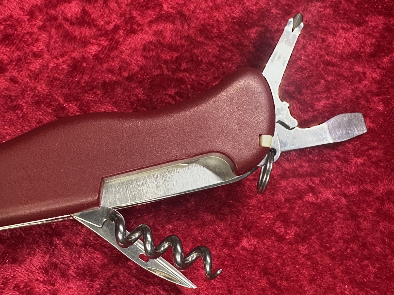 Victorinox Tradesman Red Large Swiss Army Knife 111mm 12 Tool w/Sheath (622)