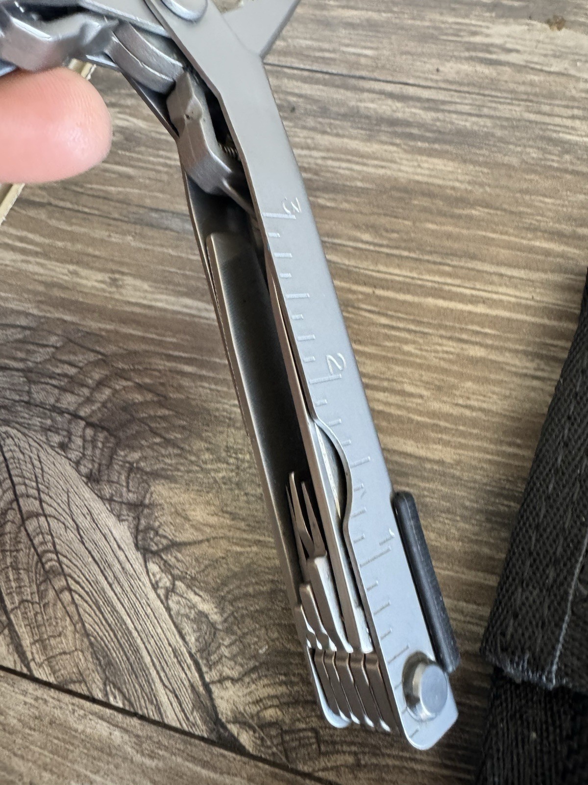 Gerber Multi Plier Multi Tool Pliers 12 In 1 6-5/8″ Opened MP600 Stainless Steel