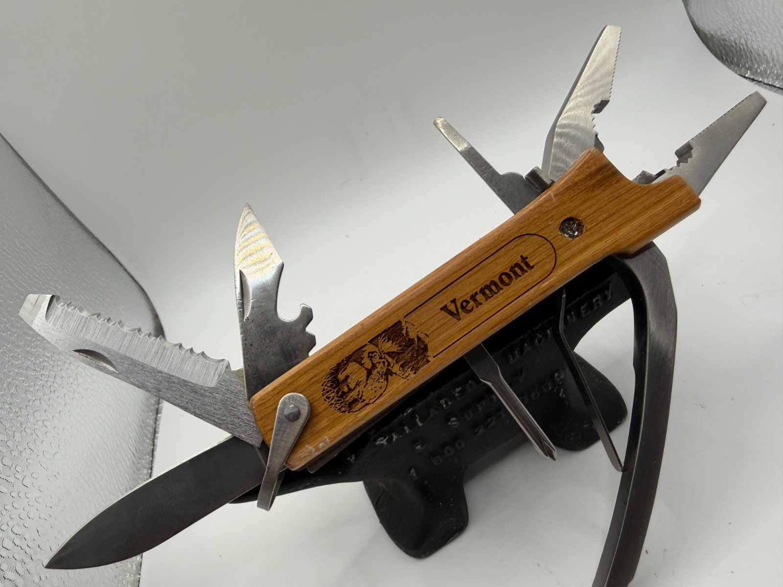 Multi Tool Vermont with Sheath